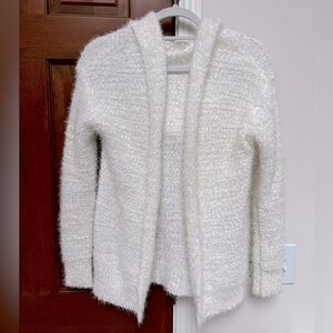 Woman’s Mudd fuzzy white hooded cardigan